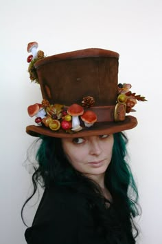 Fairy top hat by *RobynGoodfellow on deviantART Mushroom Costume, Mad Hat, Mushroom Crafts, Fairy Top, Bad Week, Fairy Festival, Fleurs Diy, Crazy Hats, People Smile