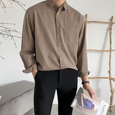 K Pop Fashion Male, Outfit Pria Simple, Minimalist Fashion Men Outfits, Open Collar Shirt Men, Formal Clothes For Men, Minimalist Outfit Men, Korean Street Fashion Men, Mens Smart Casual Outfits, Minimalist Fashion Men