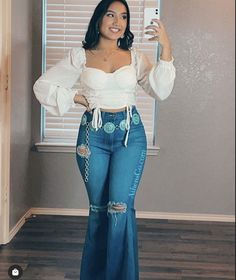 White Vaquera Outfit, Flare Jeans Outfit Vaquera, Royal Blue Vaquera Outfit, Vacera Outfits Mexican Plus Size, Jaripeo Plus Size, Vaquera Tops, Cute Vaquera Outfits, Cute Mexican Cowgirl Outfits