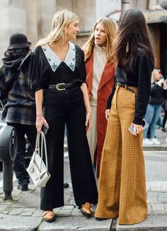 Stile Hippie Chic, Maternity Fits, 70s Inspired Fashion, Style Goals, Paris Mode, London Street Style