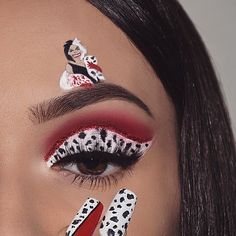 Dalmation Makeup, Cruella Deville Makeup, Carnaval Make-up, Disney Eye Makeup, Cruella Deville Costume, Cruella Costume, Devil Makeup, Cartoon Makeup, The Mask Costume