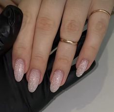 Sparkly Acrylic Nails, Oval Acrylic Nails, Glitter Nails Acrylic, Glittery Nails, White Glitter Nails, Nails Homecoming, Homecoming Nails Acrylic, Almond Acrylic Nails