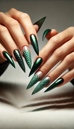 Elegant Green Scales Nail Art Green Snake Nails Acrylic, Medusa Nails Art, Black And Green Snake Nails, Reptile Nail Art, Medusa Nail Design, Green Snakeskin Nails, Dragon Scales Nails, Green Dragon Nails, Dungeons And Dragons Nail Art