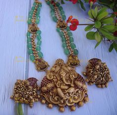 Gold Jewellery Design Necklaces, Jewellery Shop, Semi Precious Stone, Jewelry Design Necklace, Stone Gold, Bridal Gold Jewellery, Temple Jewellery, Gold Jewellery Design