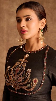 Wedding Outfits For Women, Western Dresses For Women, Latest Model Blouse Designs, Hand Embroidery Dress, Kurti Embroidery Design, Gown Pattern, Designer Saree Blouse Patterns, African Traditional Dresses, Embroidered Blouse Designs