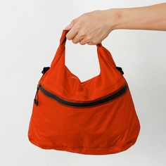 Thin, lightweight, waterproof bag for storing clothes for your travel! This is a Nähe dry bag with a water-repellent finish. It is made of high-density ripstop nylon, which is often used for common outdoor gear, and is characterized by its thinness and ultra-light weight, yet it is sturdy and durable. It is perfect as a small cross-body bag for travel (a strap could be easily attached) or for storing clothes, shoes, etc. The seam-taped stitching prevents water from seeping through the fabric sea Fog Linen Work, Storing Clothes, Shoe Wardrobe, Refillable Planner, Writing Accessories, Bag For Travel, Waterproof Bag, Wardrobe Accessories, Keychain Wallet