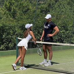 Travel White Aesthetic, Old Money Couples Aethstetic, Old Money Family, Mode Tennis, Wife Aesthetic, Tennis Aesthetic, Dorothy Dandridge, Shotting Photo