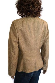 Golden jaquard jacket bu KLEMENTI. Vintage womens jacket Size Eur 42. Luxurious elegant blazer , Qualitative jacket Baroque motiv golden thread throughout Fully lined with vey clean light brown satin, In good vintage condition, It looks like new Measurements: B U S T: 99 cm Length: 65 cm, waist: 84 cm Hips: 102 cm Sleeves: 62 cm shoulders : 42 cm it weighs 405 grams Each of the items are one of a kind , so please enjoy the pictures and hopefully something will catch your eye . Gold Long Sleeve Tweed Jacket For Work, Gold Winter Workwear Blazer, Winter Gold Single Breasted Blazer, Gold Blazer For Winter Workwear, Gold Winter Blazer For Work, Gold Single Breasted Blazer For Winter, Gold Single-breasted Winter Blazer, Gold Single-breasted Blazer For Winter, Gold Single-breasted Blazer