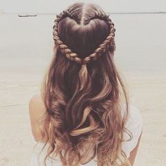 Geflochtener Heart Zöpfe www.donalovehair.de Whoville Hair, Hairstyles Fall, California Hair, Braid Trends, Heart Braid, 2018 Hair, Hairstyle Tips, Hairstyle Hairstyle, Colors Hair