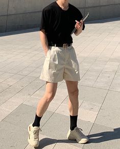 Streetwear Men 2023, Summer Masculine Outfits, Masc Fashion Summer, Male Summer Outfits Aesthetic, Androgynous Summer Fashion, Male Outfits Summer, Korean Fashion Men Summer, Masculine Summer Outfit, Androgynous Summer Outfits