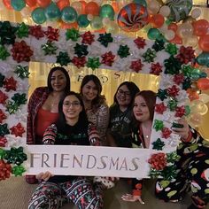 Friendsmas Ideas Chrismass Decore Ideas Party, Merry Sismas Party, Xmas Girls Night In, Christmas Kickback Ideas, Friendsmas Christmas Party, Office Christmas Party Ideas Decoration, Cheerleader Christmas Party, Merry Friendsmas Holiday Parties, Friendmas Party Ideas For Adults