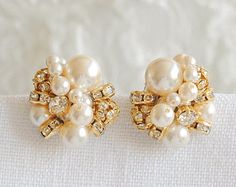 Gold Pearl Cluster Bridal Earrings, Swarovski Crystal and Pearl Stud Earrings, Retro Vintage Style Pearl Earrings, Bridal Jewelry, ASTER Vintage Gold Bridal Earrings For Wedding, Classic Gold Cluster Earrings For Wedding, Gold Clip-on Earrings For Wedding, Vintage Cluster Earrings For Wedding, Vintage Gold Cluster Earrings For Wedding, Glamorous Gold Clip-on Earrings For Wedding, Gold Clip-on Bridal Earrings For Wedding, Classic Clip-on Bridal Earrings For Wedding, White Clip-on Bridal Earrings For Wedding