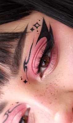 Ateez Makeup, Cute Eyeshadow Ideas, Cute Eyeshadow, Goth Eye Makeup, Eyeshadow Ideas, Cute Eye Makeup, Graphic Makeup, Rave Makeup, Makijaż Smokey Eye