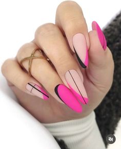 Trends Summer 2024, Nail Designs Trends, Metallic Nails Design, Blush Pink Nails, Classic Nail, Wow Nails, Squoval Nails, Sassy Nails, Spring Nail Designs