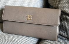 Chanel wallet Burgundy Interior, Inspired Handbags, Fashion Media, What Should I Wear, Stylish Handbags