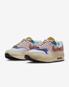 Nike Air Max 1 '87 Premium Women's Shoes. Nike.com Packaging Accessories, Yeezy Boots, Beach Walks, Nike Models, Deep Royal Blue, Dunks Nike, Nike Dunk High, Nike Air Max For Women, Nike Air Max 1