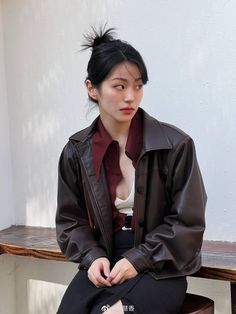 Street Emo Aesthetic, Leather Jacket Shirt Outfit, Fotografi Vintage, Estilo Punk, Black Mamba, 여자 패션