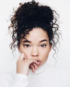 Trendy Space Buns for a Playful Vibe: Fun and Creative Hairstyle Ideas
https://www.youtube.com/watch?v=jrrUxdGCn-g Cute Simple Hairstyles, Messy Bun Hairstyles, Hot Hair Styles, Natural Curls, Curly Hair Styles Naturally, Gorgeous Hair, Naturally Curly, Bun Hairstyles