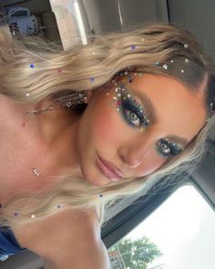 Karneval Diy, Taylor Swift Makeup, Taylor Swift Costume, Concert Makeup, Coldplay Concert, Taylor Outfits, Taylor Swift Party, Taylor Swift Tour Outfits, Rave Makeup