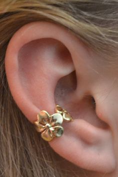 Plumeria Ear Cuff Gold Vermeil, Sterling Silver, Rose Gold Vermeil Ear Cuffs Hawaiian Ear Cuff Middle Fit EC351 - Etsy UK Ear Cuff Gold, Wrap Earrings, Gold Ear Cuff, Dope Jewelry, Funky Jewelry, Jewelry Lookbook, Ear Cuffs, Girly Jewelry, Jewelry Inspo