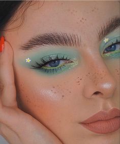 Makeup Verde, Make Up Designs, Party Make-up, Smink Inspiration, Green Makeup, Makijaż Smokey Eye, Eye Makeup Designs, Edgy Makeup, Makeup Eye Looks