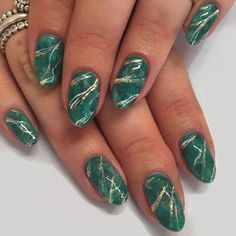 Emerald Marble Nails, Rose Gold Nails Acrylic, Emerald Marble, Nail Design Glitter, Emerald Nails, St Patricks Day Nails, Marble Nail Designs, Green Nail Designs