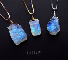 🤍 Add a touch of enchantment to your collection with our rainbow moonstone crystal necklace, a stunning raw crystal jewelry piece that doubles as a meaningful June birthstone birthday gift. Expertly crafted to showcase the natural beauty of the gemstone, this boho and minimalist jewelry piece is a unique and versatile addition to any outfit 🤍 ⭒ Chain Material: 925 Sterling Silver base Cable Chain  ⭒ Chain Length: 16-18" / 18-20" Inches ⭒ Finish: Silver * Gold * Rose Gold ⭒ Gemstone Size: 15-20