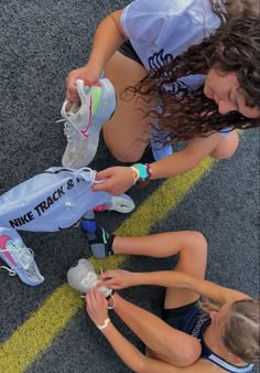 Track Meet Outfit, Track Spikes Aesthetic, Track Asethic, Track Fits, Student Athlete Aesthetic, Spikes Track, Track And Field Spikes, Track And Field Shoes, Indoor Track