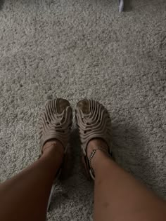 Crocs Fashion, Trendy Shoes Sneakers, Pretty Shoes Sneakers, Hype Shoes, Girly Shoes, Aesthetic Shoes, Shoe Inspo, Swag Shoes, Gym Shoes