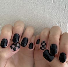 Short Nails Dark, Punk Nails Grunge, Grunge Vampire, Vampire Nails, Nails Grunge, Dark Nail, Natural Nail Care