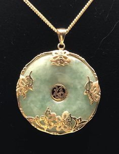 Jade Pendant Necklace Jade Necklace Pendant Chinese, Chinese Necklace Pendants, Jade Gold Jewelry, Ancient Chinese Necklace, Chinese Gold Jewellery, Jade Jewelry Chinese, Chinese Jade Jewelry, Jade Aesthetic, Chinese Jade Pendant