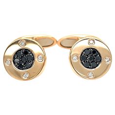 These yellow gold cufflinks are from Men's Collection. These cufflinks are decorated with black diamonds Diamonds and diamonds G color VS2 clarity 0.31. The dimensions of the cufflinks are 1.2cm. These cufflinks are a perfect upgrade to every special occasion. These classic cufflinks are the perfect addition to any formal outfit. They have a timeless design. They are sure to add a touch of sophistication to any look and make a great gift. The collection includes a variety of styles, from bold de Classic Cufflinks, Luxury Jewelry Store, Luxury Jewellery, Gold Cufflinks, Jewellery Store, Single Stone, Black Diamonds, Formal Outfit, Monte Carlo