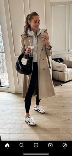 Trench Coat Outfit Ideas, Fall Trench Coat, Coat Outfit Ideas, Fashion Trench Coat, Cream Trench Coat, Samba Outfit Ideas, Fall Trench, Adidas Samba Outfit