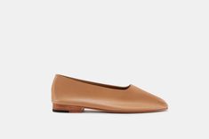 Glove Camel – Martiniano shoes Martiniano Shoes, Shoe For Men, Cool Silhouettes, Womens Ballet Flats, Fashion Wishlist, Shop Shoes, Wooden Heel, Performance Art, Shoe Shop