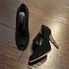 Gorgeous Black Suede Heel. Approx 4 1/4" Worn 2x Evening Heels With Open Side Vamp, Elegant Evening Heels With Open Side Vamp, Elegant Open Side Vamp Heels For Evening, Rossi Shoes, Black Suede Heels, Peep Toe Heels, Gianvito Rossi, Black Suede, Shoes Women Heels