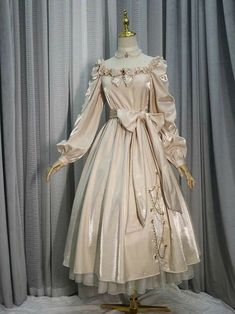 Eccentric Fashion, Elegant Vintage Dresses, Gaun Abad Pertengahan, Victorian Dresses, Castle Aesthetic, Dream Dresses, Fairytale Dress, Fantasy Dress