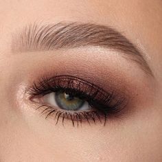 Silver Smoky Eye, Eyeliner Images, Shadow Ideas, Pretty Eyeshadow, Eyeshadow Tips, Natural Eyeshadow, Brown Eyeshadow