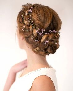 Flower Braids, Wedding Updos, Flowers In Her Hair, Simple Wedding Hairstyles, Up Dos For Medium Hair, Best Wedding Hairstyles, Updos For Medium Length Hair, Penteado Cabelo Curto, Trending Hairstyles