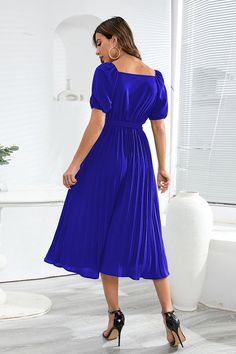 DetailsMidi dress in surplice neckline. short sleeves. pleated details. tie-belt waist. solid colour and a midi length. Style this dress with any solid sandals or tie-up mules and a handbag.â€?Surpliceâ€?Short sleevesâ€?Tie-belt waist & pleated detailsâ€?Solid colourâ€?Midi lengthFabric Composition95% Polyster. 5% SpandexWash CareMachine WashSize Chart 🌸 US UK/AU EU S 2-4 6-8 34-36 M 4-6 10-12 36-38 L 6-8 12-14 38-40 XL 8-10 16-18 40-42 2XL 12-14 18-20 42-44 Solid V-neck Plain Midi Dress, Solid Color V-neck Midi Dress, Solid Color Belted V-neck Midi Dress, Belted Midi Dress With V-neck, Short Sleeve Midi Dress With Tie Waist, Belted Midi Dress With Short Sleeves For Party, Party Midi Dress With Belt And Short Sleeves, Midi Dress With Tie Waist And Short Sleeves, Party Midi Dress With Tie Waist