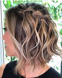 Hoco Hair Styles, Fall Hair Color For Brunettes, Fall Hair Trends, Bridesmaid Hair Down, Homecoming Hair Down, Short Hair Balayage, Short Wedding Hair, Bridesmaid Hairstyles, Penteado Cabelo Curto