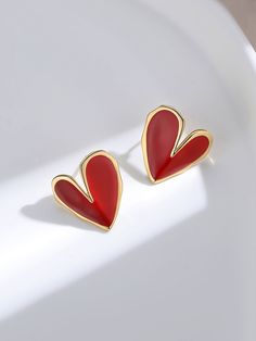 Fold style heart earring Material: Sterling silver 925 and enamel Color: Vintage Gold and Classic red Size: 29mm H, 10mm W Red Drip, Heart Shape Necklace, Winter Necklace, Natural Pearl Earrings, Red Heart Earrings, Red Earrings, Natural Pearl, Necklace Size, Heart Studs