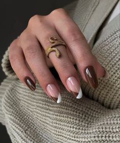 40 Stunning French November Nails Ideas Round Nail Designs, Minimal Nails Art, Simple Fall Nails, November Nails, Fall Nail Trends, October Nails, Nagel Tips, Christmas Nails Acrylic, Thanksgiving Nails