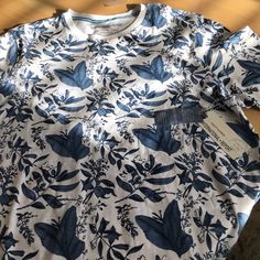 Men T-Shirt, Large Short Sleeve, Blue Tropical Graphic Design On White. See Photos. By International Report. New With Tag. . Tropical Graphic Design, Men T Shirt, Blue White, Tee Shirts, Blue And White, Mens Shirts, Man Shop, Graphic Design, Mens Tshirts