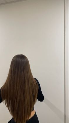 Visit for - @uebbr Long Hair Cuts Straight Layers, V Haircut For Long Hair Straight, Sharp V Haircut For Long Hair, V Shaped Haircut Straight Hair, Long Hair Aesthetic Straight, Long Hair Cuts V Shape, V Shaped Long Hair, Long V Hair, Straight Smooth Hair