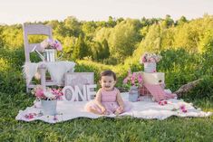 Outdoor Cakesmash Shoot, Birthday Photos Outdoor, Outdoor Cake Smash, Baby Esther, Summer Smash, Mint Photography, Cake Smash Inspiration, Princess First Birthday