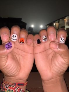 Short Natural Nail Halloween Designs, Male Halloween Nails, Halloween Nails For Men, Halloween Manicure Short Nails