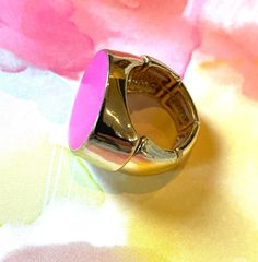 This is a fantastic hot pink statement ring. It is a hot pink enamel circle on an expandable stretch gold plated ring. The ring test non magnetic. This lovely ring is in like new condition and in excellent vintage condition and working order. It is so very fashionable! Pink Enamel, Lovely Ring, Pink Ring, Plated Ring, Gold Plated Rings, Statement Ring, Rings Statement, Cincinnati, Statement Rings