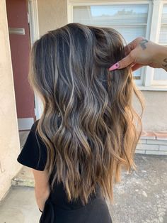 Venus Of Willendorf, Blonde Highlights On Dark Hair, Balayage Hair Dark, Dark Hair With Highlights, Brown Hair With Blonde Highlights