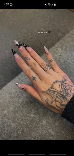 Bill Kaulitz Inspired Nails, Acrylic Nails Stiletto, Goth Nails, Edgy Nails, Grunge Nails, Fashion Things, Square Acrylic Nails, Dream Nails, Fire Nails