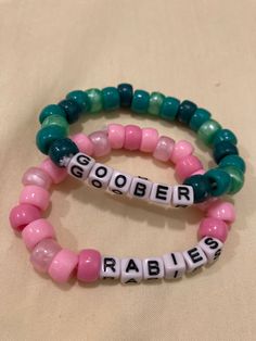 4 Matching Bracelets, Kandi X Base, Bff Matching Bracelets Ideas, Word Ideas For Bracelets, Brainrot Bracelets, Kandi Matching Bracelets, Matching Braclet Ideas